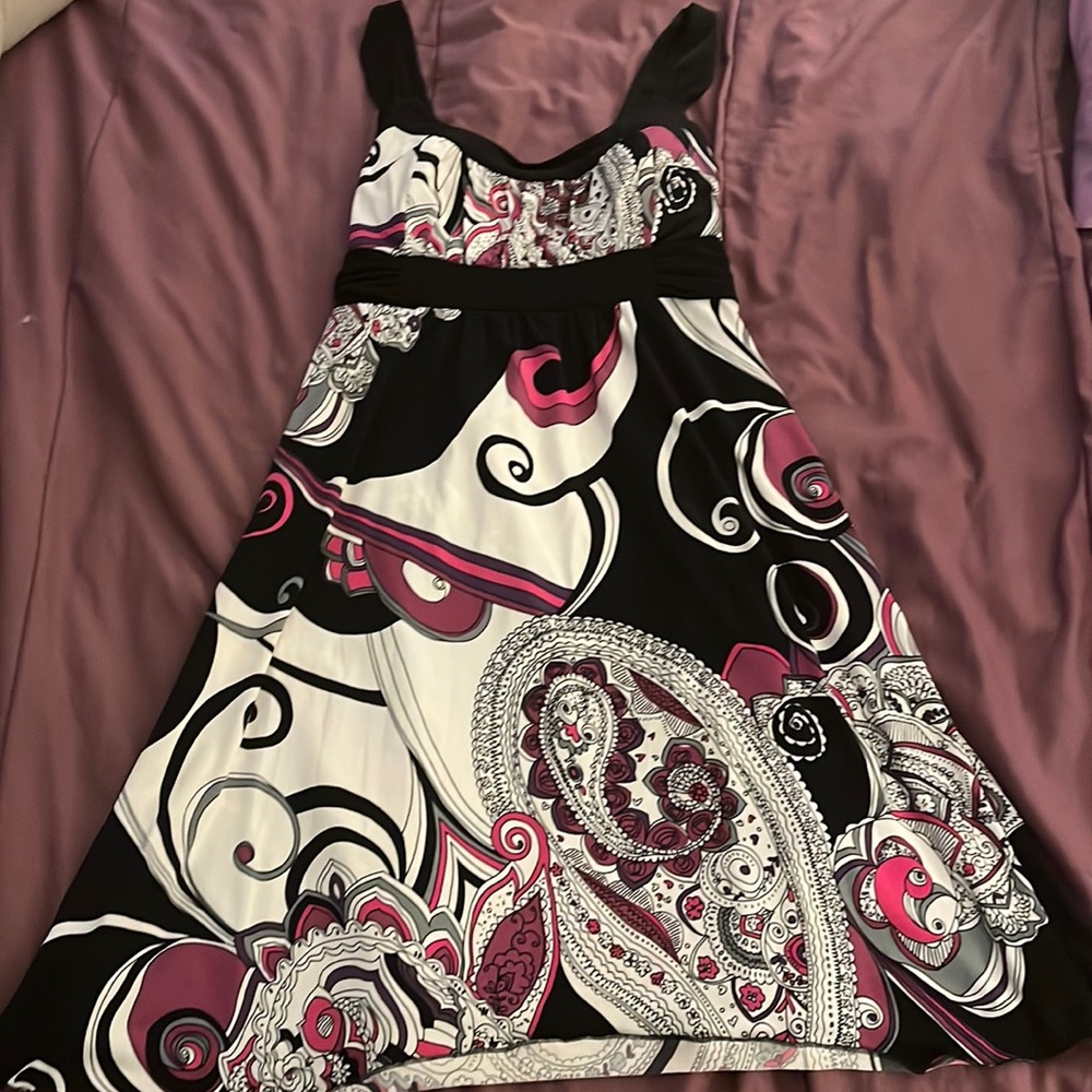 Black and pink Juniors Large dress
